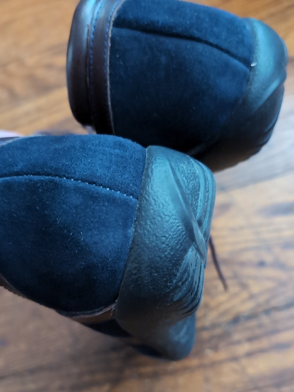 Naot Black Suede Leather Flats - Picture 6 of 8